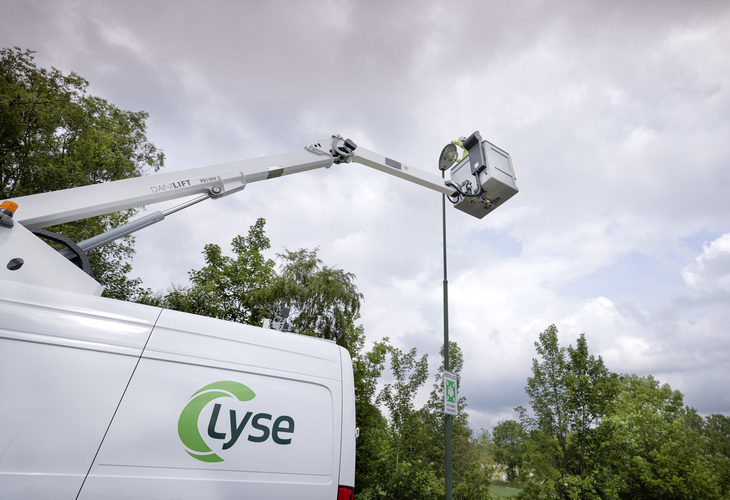 Halvering av strømprisen førte til en mindre nedgang i Lyses årsresultat.
